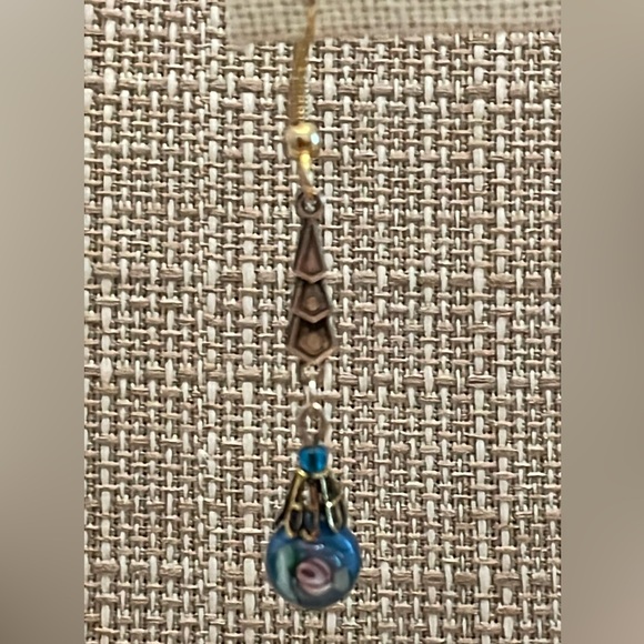 Beautiful glass beaded earrings. Vintage rose in the bead. Boho hippie Victorian - Picture 3 of 6